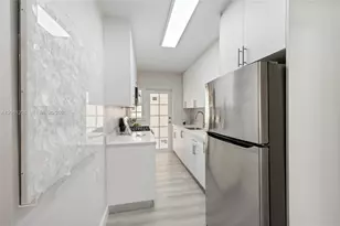2420 Flamingo Dr, Miami Beach, FL 33140 - Photo 11