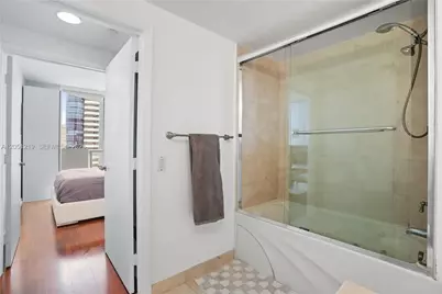 6365 Collins Ave #1705, Miami Beach, FL 33141 - Photo 7
