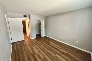 15241 SW 80th St, Miami, FL 33193 - Photo 5
