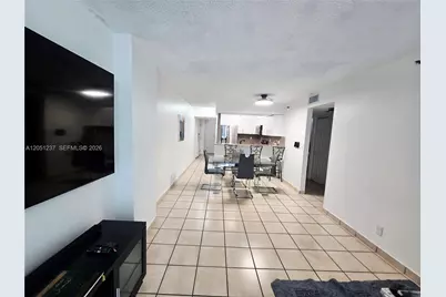 546 SW 1st St #607, Miami, FL 33130 - Photo 5