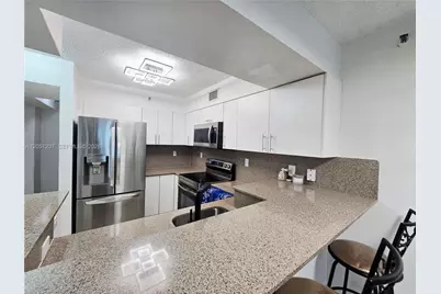 546 SW 1st St #607, Miami, FL 33130 - Photo 7