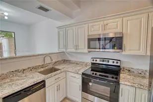 8015 SW 21st Ct, Davie, FL 33324 - Photo 7