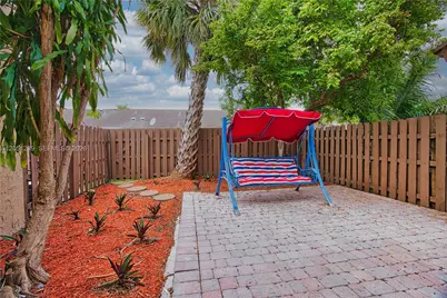 8015 SW 21st Ct #8015, Davie, FL 33324 - Photo 3