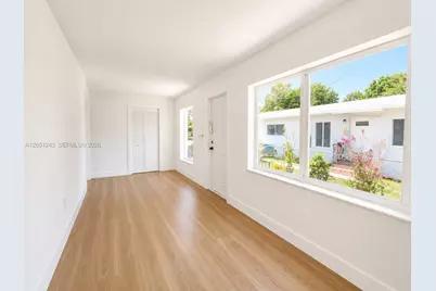 760-762 NW 52nd St #760-762, Miami, FL 33127 - Photo 11