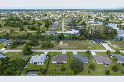 4129 NE 19th Pl, Cape Coral, FL 33909 - Photo 43