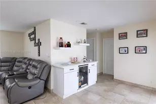 2400 NW 103rd Ave, Pembroke Pines, FL 33026 - Photo 13