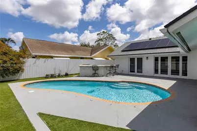 2400 NW 103rd Ave #0, Pembroke Pines, FL 33026 - Photo 9