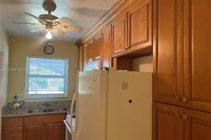 501 Blue Heron Dr, Hallandale Beach, FL 33009 - Photo 17