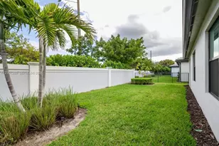 2940 Shortleaf Ave, Lauderdale Lakes, FL 33311 - Photo 21