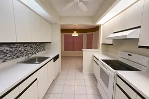 12950 SW 4th Ct, Pembroke Pines, FL 33027 - Photo 3