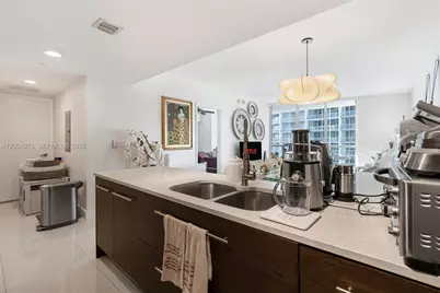 475 Brickell Ave #3111, Miami, FL 33131 - Photo 9