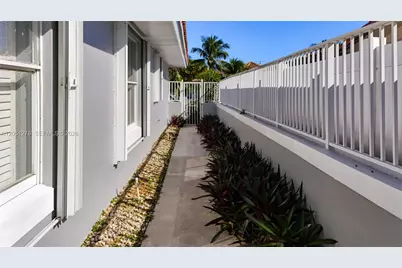 2811 NE 57th St, Fort Lauderdale, FL 33308 - Photo 11