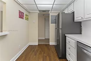 19390 Collins Ave, Sunny Isles Beach, FL 33160 - Photo 9