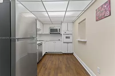 19390 Collins Ave #516, Sunny Isles Beach, FL 33160 - Photo 5
