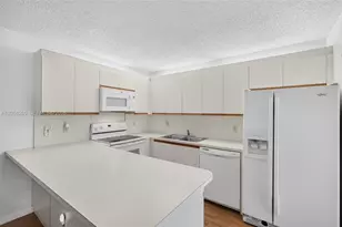 719 NW 98th Cir, Plantation, FL 33324 - Photo 15