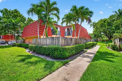 719 NW 98th Cir, Plantation, FL 33324 - Photo 1