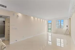 19390 Collins Ave, Sunny Isles Beach, FL 33160 - Photo 11