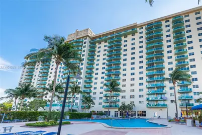 19390 Collins Ave #PH-17, Sunny Isles Beach, FL 33160 - Photo 33