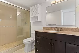 19390 Collins Ave, Sunny Isles Beach, FL 33160 - Photo 17