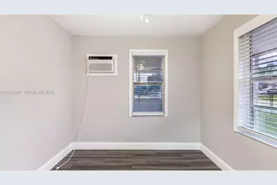 523 N 60th Way, Hollywood, FL 33024 - Photo 9