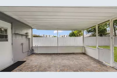 523 N 60th Way, Hollywood, FL 33024 - Photo 17