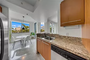 110 Washington Ave, Miami Beach, FL 33139 - Photo 7