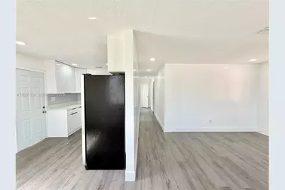 685 SE Park Dr, Hialeah, FL 33010 - Photo 9