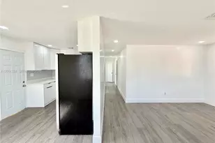 685 SE Park Dr, Hialeah, FL 33010 - Photo 9