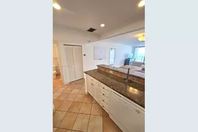 2625 Collins Ave #1506, Miami Beach, FL 33140 - Photo 3
