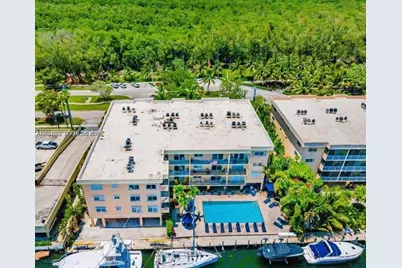 2600 NE 135th St #4J-A, North Miami, FL 33181 - Photo 1