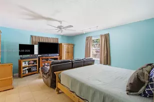 8410 SW 20th St, North Lauderdale, FL 33068 - Photo 15