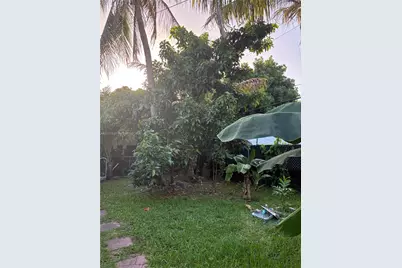 1011 NW 183rd Dr, Miami Gardens, FL 33169 - Photo 19