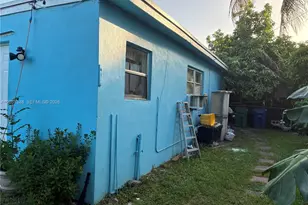 1011 NW 183rd Dr, Miami Gardens, FL 33169 - Photo 17
