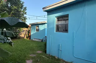 1011 NW 183rd Dr, Miami Gardens, FL 33169 - Photo 21