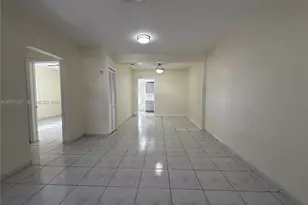 610 NW 23rd Pl, Miami, FL 33125 - Photo 5