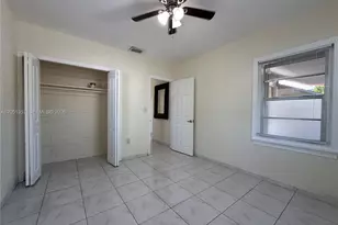 610 NW 23rd Pl, Miami, FL 33125 - Photo 11