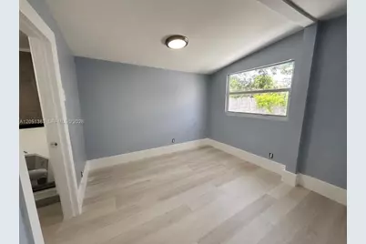 1872 NW 1st St #3, Miami, FL 33125 - Photo 3