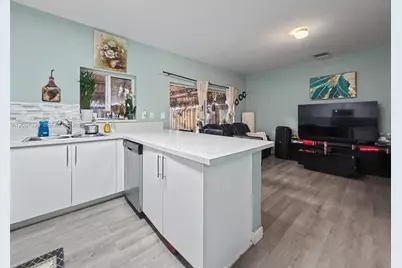 396 NW 12th Pl, Florida City, FL 33034 - Photo 3