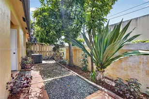 14147 N Forest Oak Cir, Davie, FL 33325 - Photo 35