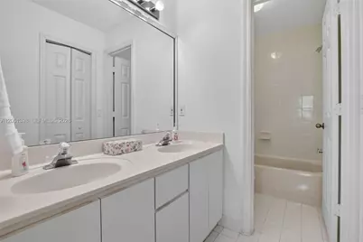 14147 N Forest Oak Cir, Davie, FL 33325 - Photo 25