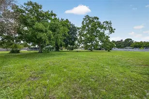 369 NE Camelot Dr, Port Saint Lucie, FL 34983 - Photo 27
