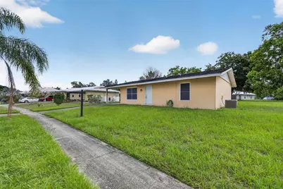 369 NE Camelot Dr, Port Saint Lucie, FL 34983 - Photo 3