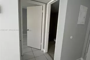 7035 NW 186th St, Hialeah, FL 33015 - Photo 7