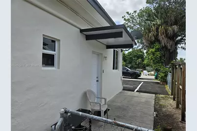 9415 & 9417 (A & B) SW 38th St, Miami, FL 33165 - Photo 37