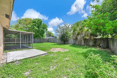 304 SW 77th Ave, North Lauderdale, FL 33068 - Photo 39