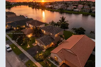 18546 NW 22nd St, Pembroke Pines, FL 33029 - Photo 7