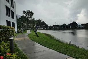 212 Lake Pointe Dr, Oakland Park, FL 33309 - Photo 31