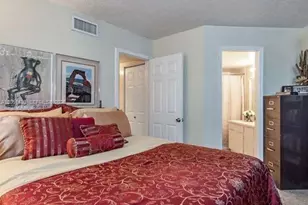 212 Lake Pointe Dr, Oakland Park, FL 33309 - Photo 9