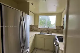 4854 NW 7th St, Miami, FL 33126 - Photo 15