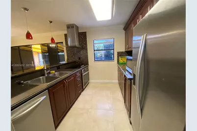 16100 Kilmarnock Dr, Miami Lakes, FL 33014 - Photo 37